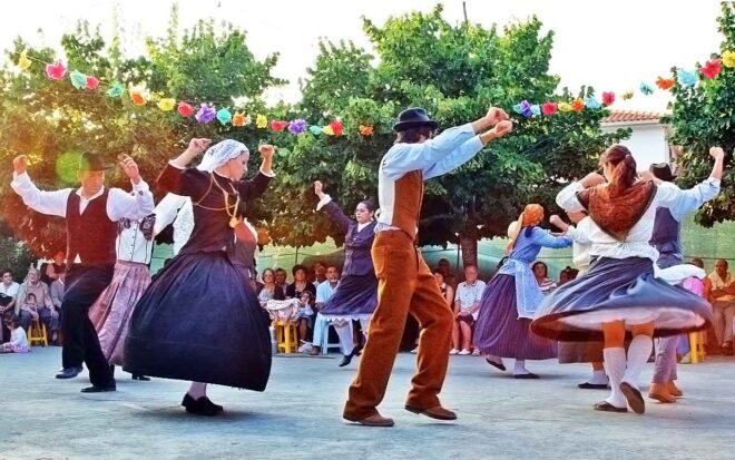 Folk dancing - Portugal